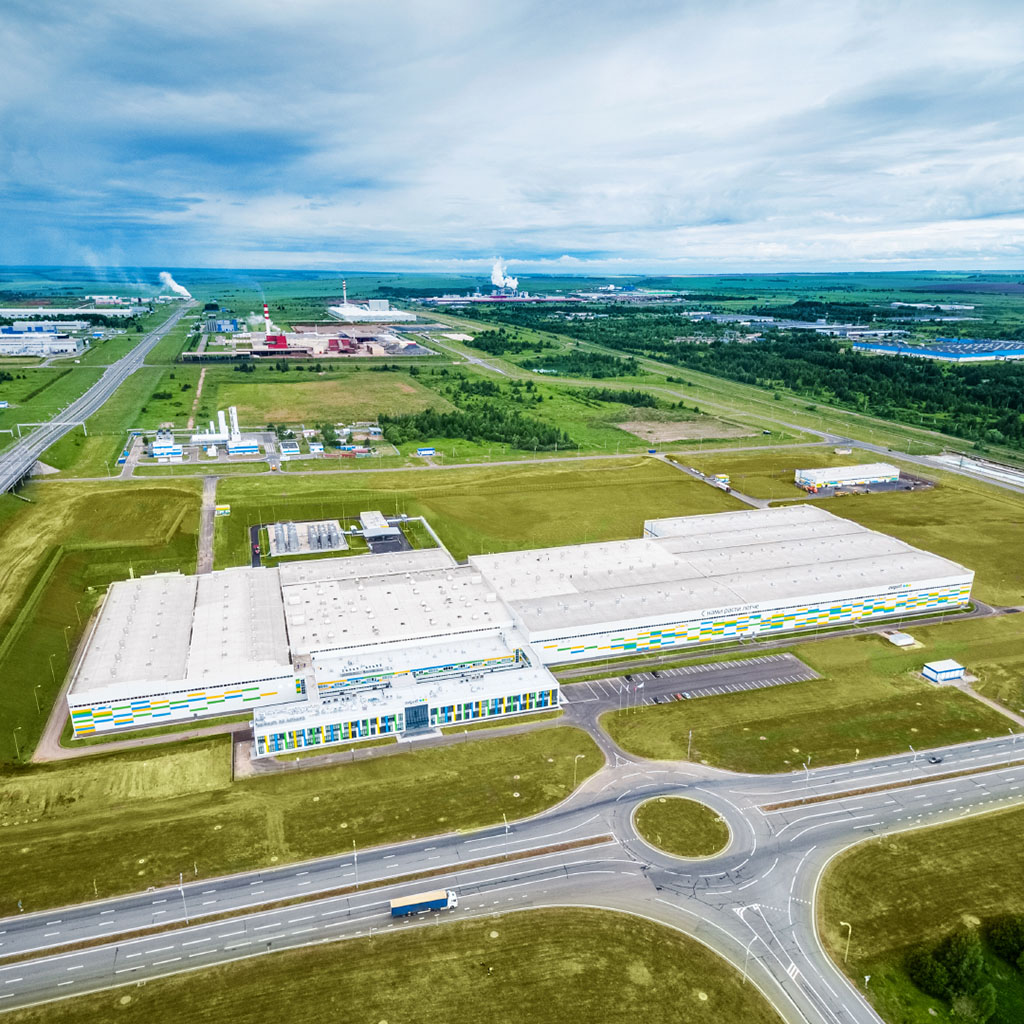 "Август-Алабуга" заводуна-5 жыл: жаңы ишканада өсүмдүктөрдү коргоо үчүн ондогон миллион литр ата мекендик каражаттар чыгарылган