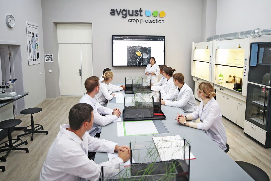 «Август» оборудовал учебно-научную лабораторию для СтГАУ